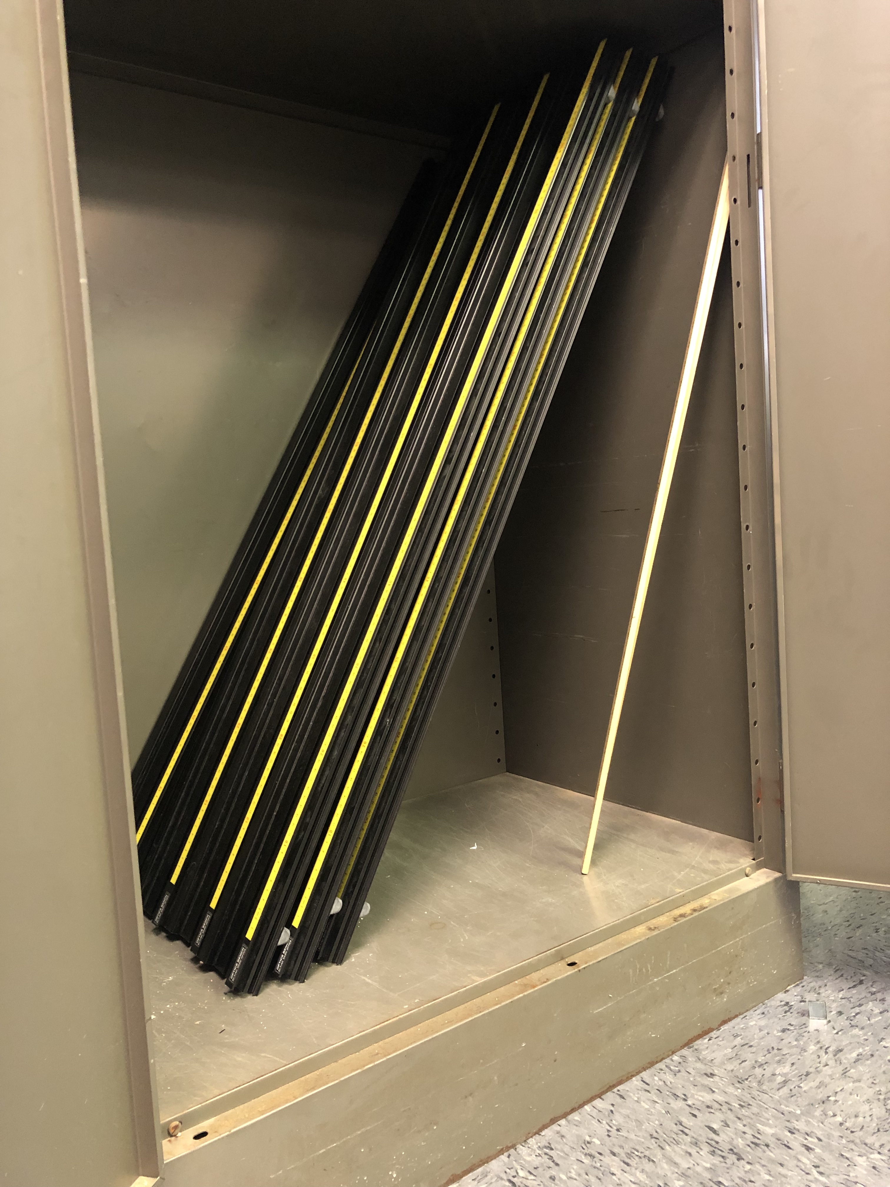 optics_benches_in_cabinet.jpg